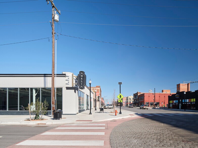 801 N Broadway Ave, Oklahoma City, OK à louer - Photo de l’immeuble – Image 3 sur 22