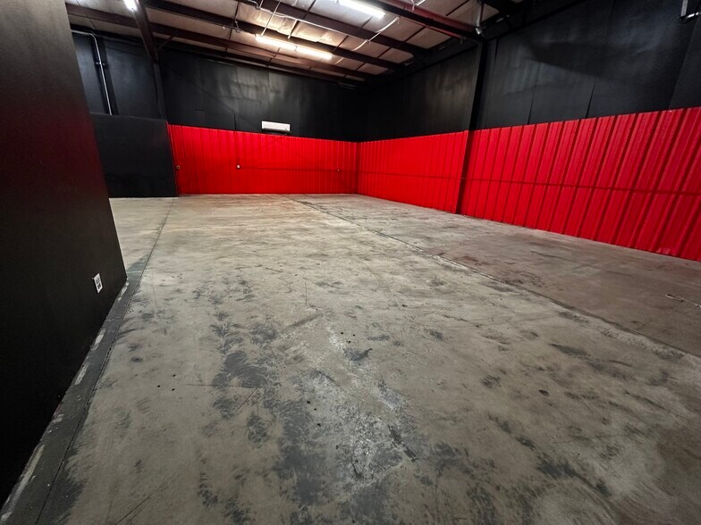 279 N Industrial Dr, Bradley, IL à louer - Photo de l’immeuble – Image 3 sur 12