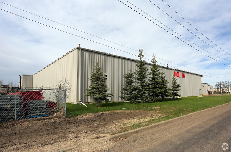 9608 25th Ave NW, Edmonton, AB à vendre - Photo de l’immeuble – Image 3 sur 5