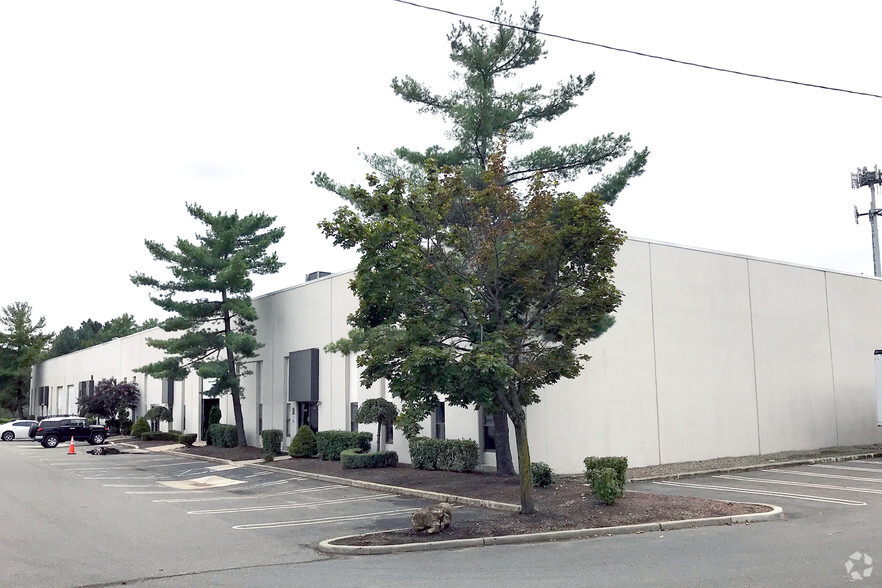 3 Joanna Ct, East Brunswick, NJ à louer - Photo principale – Image 1 sur 7