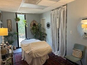 1211 N 1st Ave, Saint Petersburg, FL à louer Photo intérieure– Image 1 sur 7