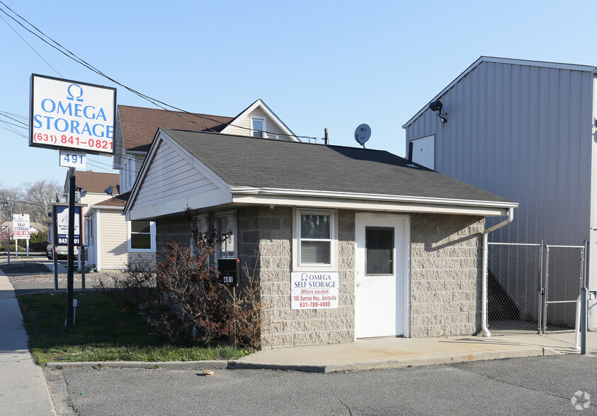491 Broadway, Amityville, NY à vendre - Photo de l’immeuble – Image 3 sur 4