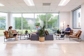 5000 Plaza On The Lake Dr, Austin, TX à louer Photo intérieure– Image 2 sur 11