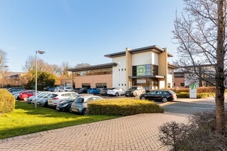 1 Oakwater Av, Cheadle à louer Photo de l’immeuble– Image 1 sur 3