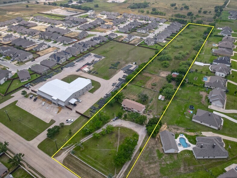 16777 John Wiley Rd, Justin, TX à vendre - Photo principale – Image 1 sur 7