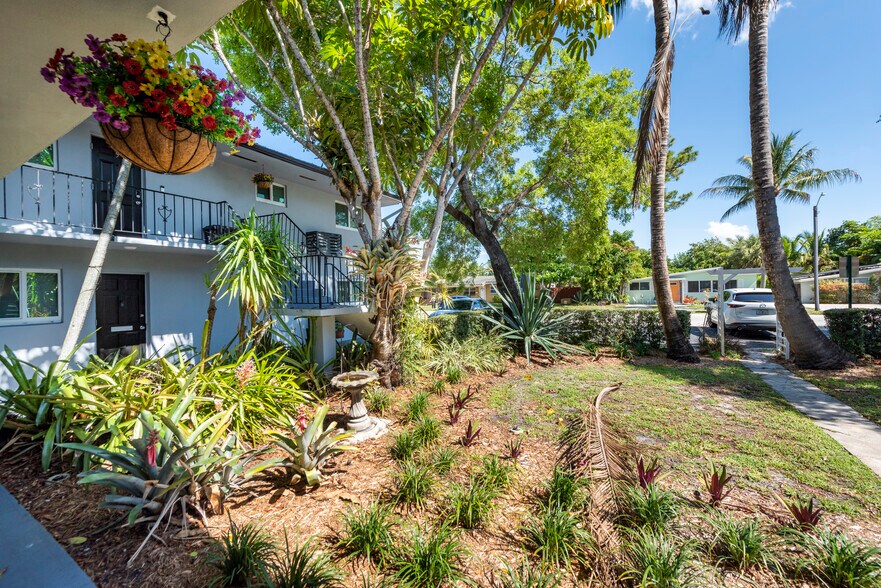 806 NE 16th Pl, Fort Lauderdale, FL à vendre - Photo de l’immeuble – Image 2 sur 19
