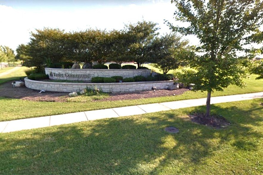 25 S Commons Dr, Aurora, IL à vendre - Autre – Image 2 sur 5