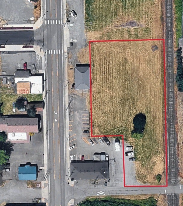 180 SE 10th St, Dundee, OR à vendre Photo principale– Image 1 sur 5