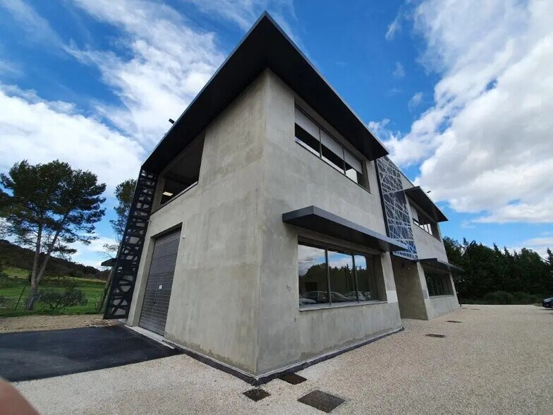 Bureau dans Gardanne à louer - Photo de l’immeuble – Image 2 sur 11