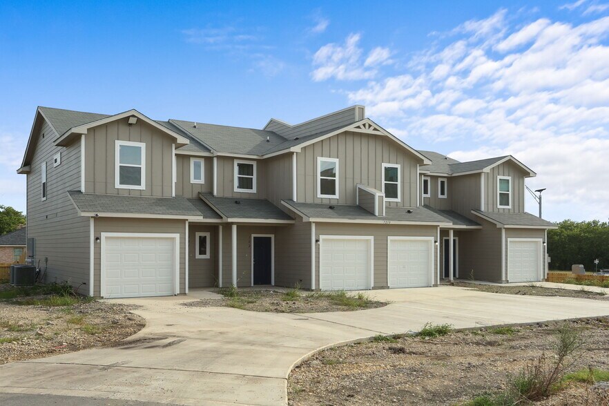 7215 John Palmer Dr, San Antonio, TX à vendre - Photo de l’immeuble – Image 2 sur 16