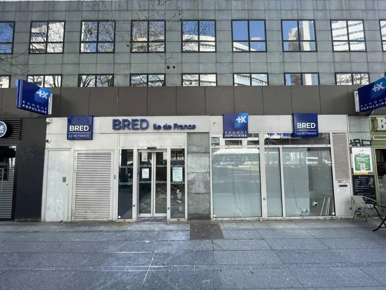 Local commercial dans Montreuil à louer - Photo de l’immeuble – Image 1 sur 4