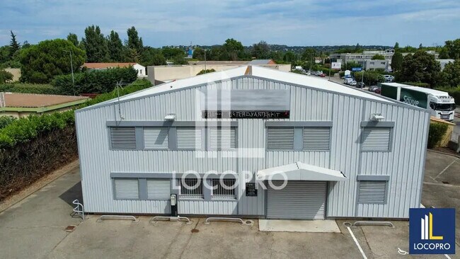 Plus de détails pour Local d’activités à vendre