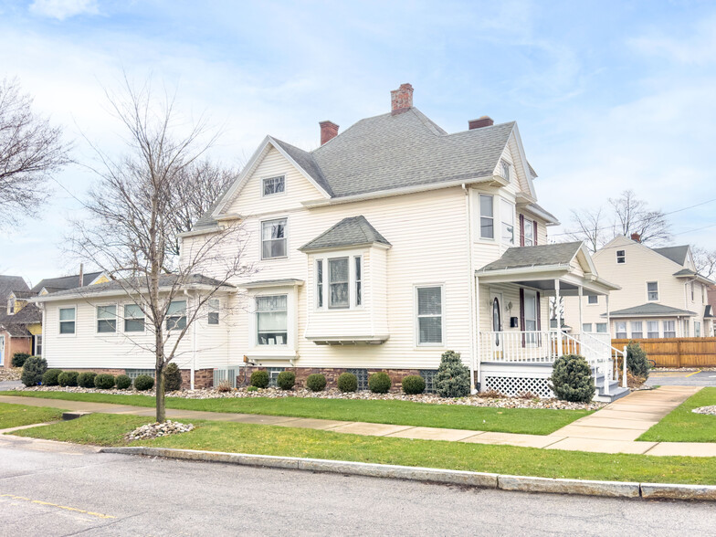 1367 W Ridge Rd, Rochester, NY à vendre - Photo de l’immeuble – Image 2 sur 28