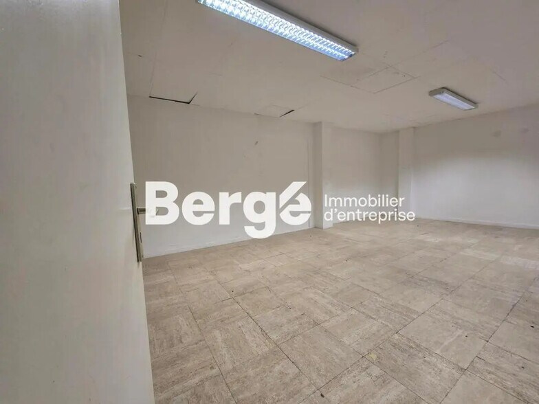 Local commercial dans Cannes à louer - Photo intérieure – Image 3 sur 10