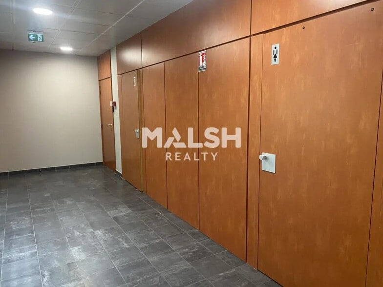 Bureau dans Saint-Priest à louer - Photo intérieure – Image 3 sur 11