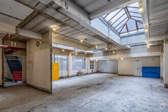 22 Upper Woburn Pl, Londres à louer Photo intérieure– Image 2 sur 7