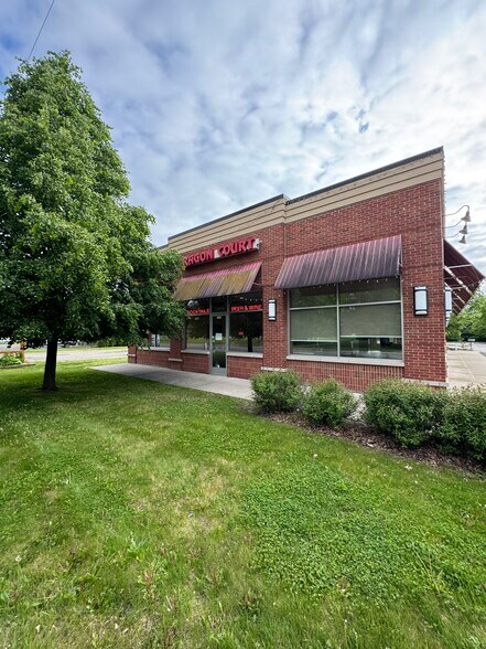 7570 E M-36, Whitmore Lake, MI à louer - Photo de l’immeuble – Image 3 sur 9