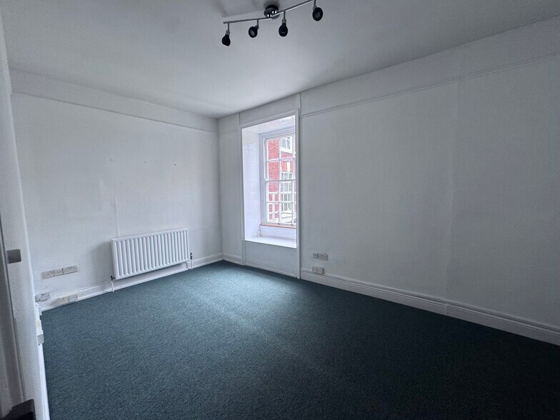 4 St. Thomas's Sq, Salisbury à louer - Photo de l’immeuble – Image 3 sur 3