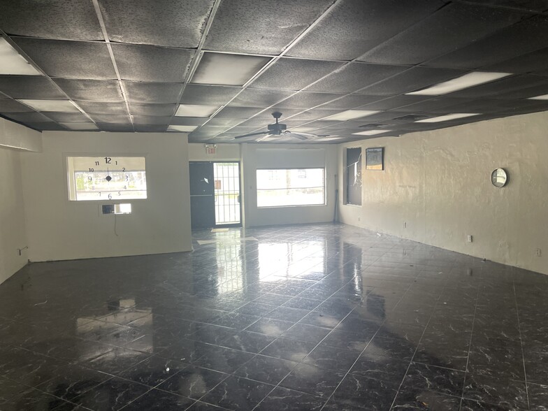 833 Mason Ave, Daytona Beach, FL à vendre - Photo de l’immeuble – Image 3 sur 18