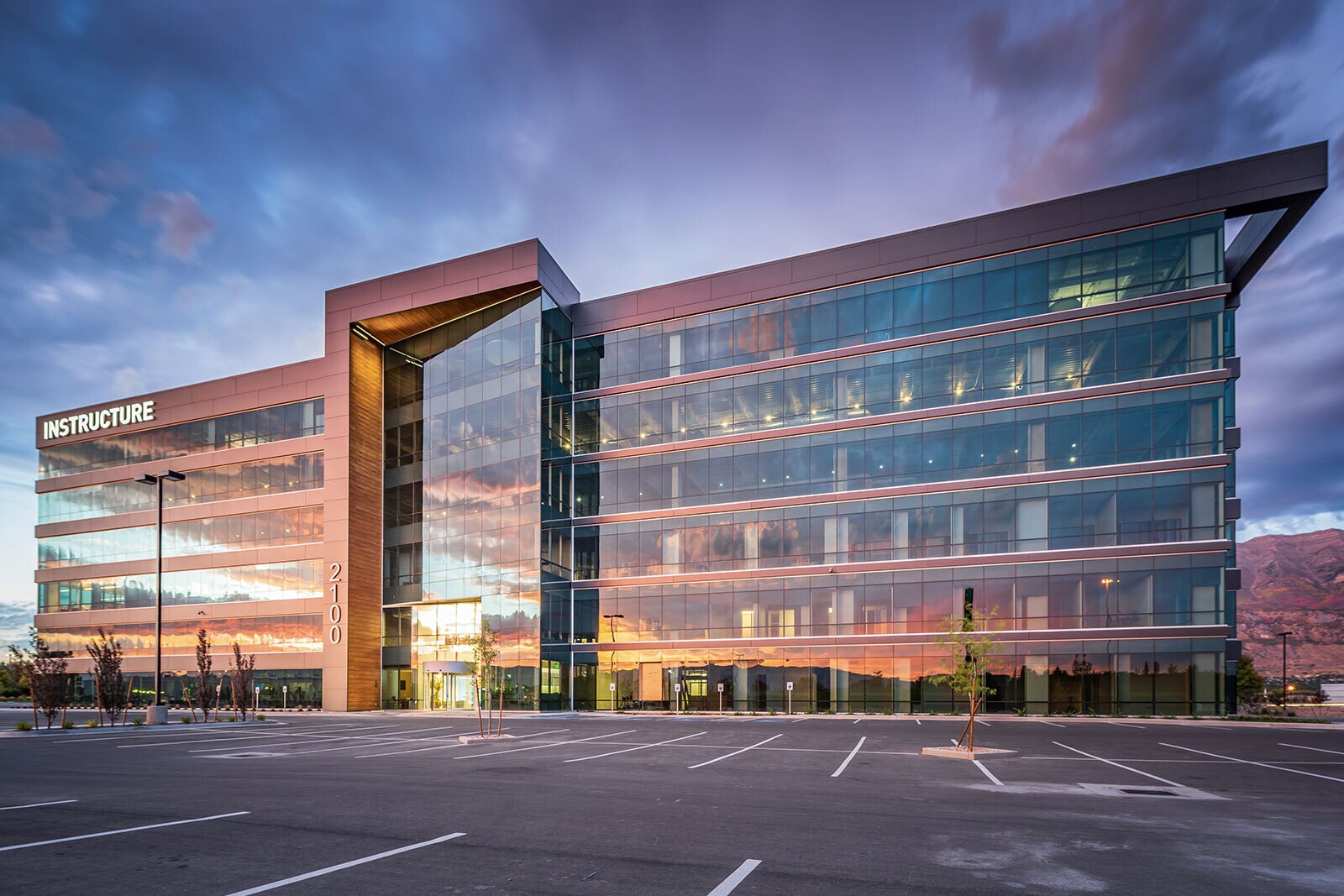 2100 W Pleasant Grove Blvd, Pleasant Grove, UT à louer Photo principale– Image 1 sur 15