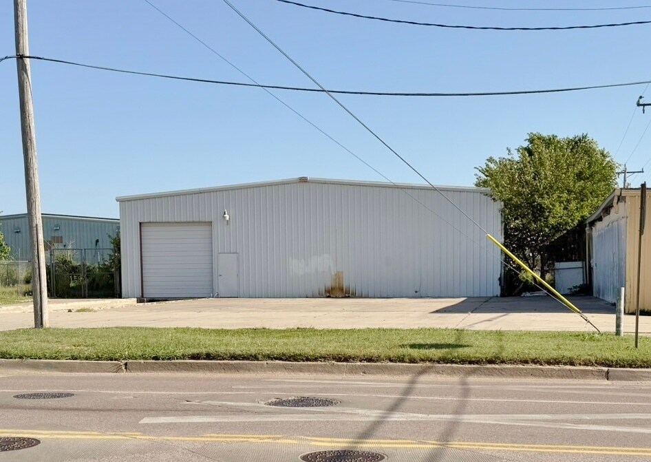 2411 SW 15th St, Oklahoma City, OK à vendre Photo de l’immeuble– Image 1 sur 2
