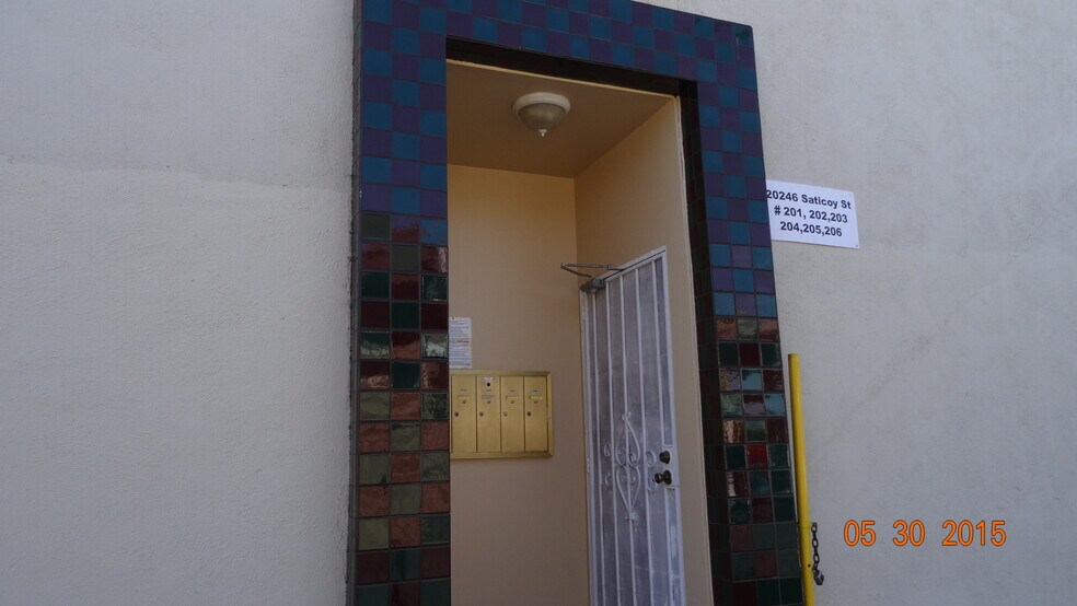20246-20254 Saticoy St, Winnetka, CA à louer - Photo de l’immeuble – Image 2 sur 15