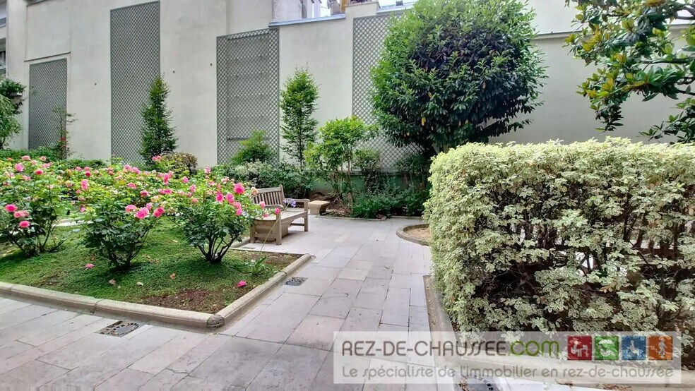 Bureau dans Paris à vendre - Photo de l’immeuble – Image 2 sur 13