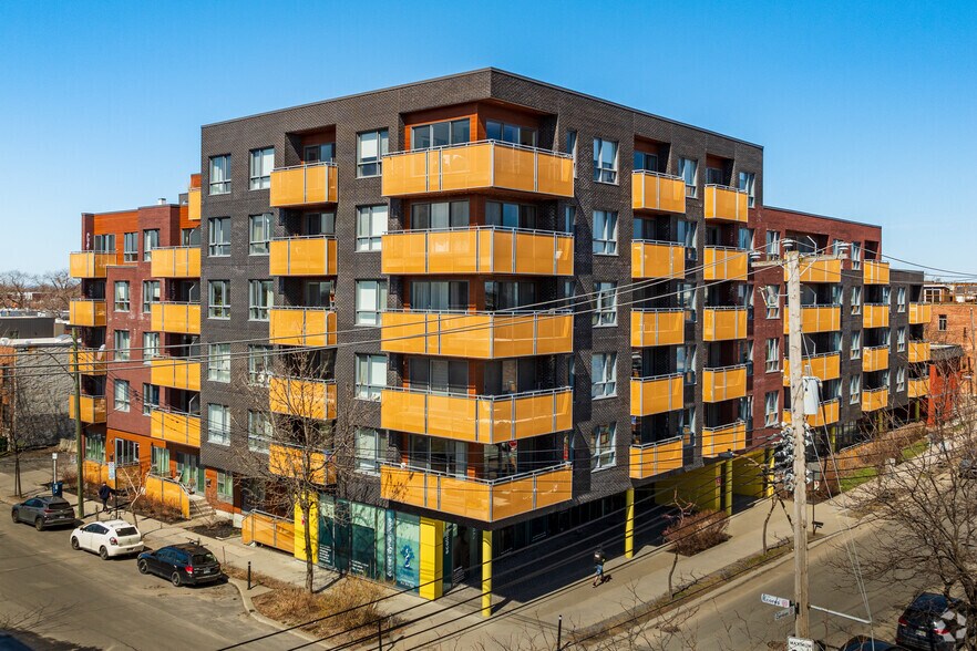 2355-2365 Des Carrieres Rue, Montréal, QC à vendre - Photo principale – Image 1 sur 5