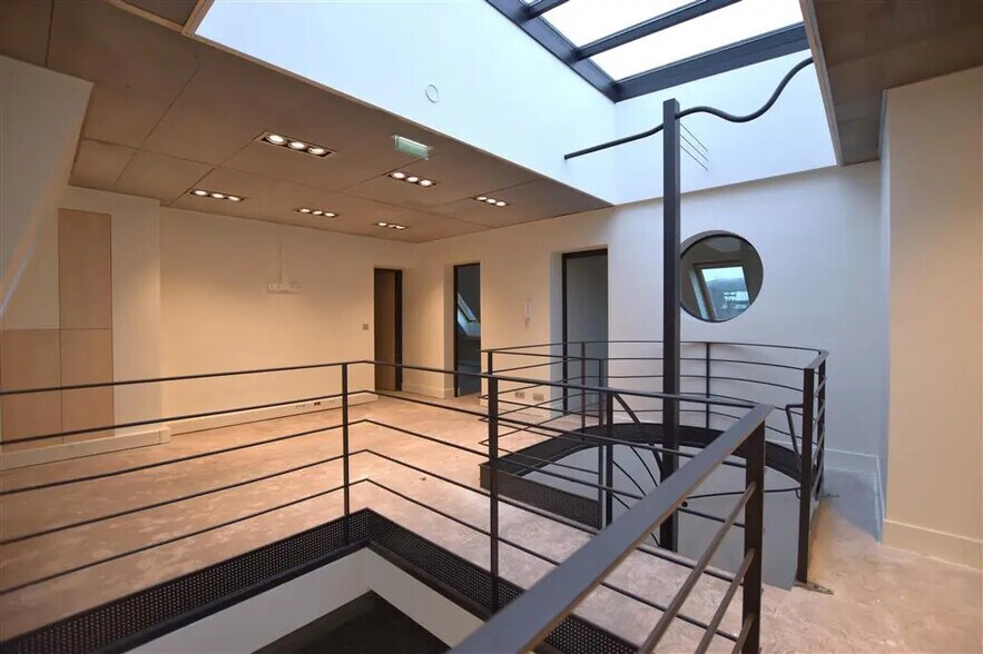 Bureau dans Paris à louer - Photo de l’immeuble – Image 2 sur 6