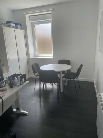 Bureau dans Landivisiau à louer - Photo intérieure – Image 3 sur 3