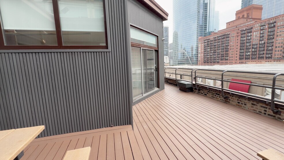 118 N Clinton St, Chicago, IL à louer - Vidéo sur l’annonce professionnelle – Image 2 sur 13