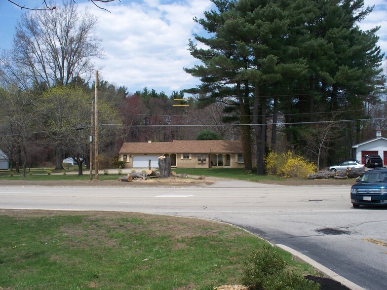 216 Charlton Rd, Sturbridge, MA à vendre - Photo principale – Image 1 sur 8