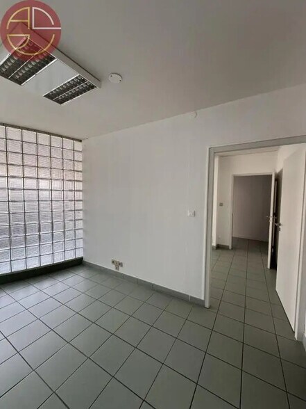 Local commercial dans Muret à vendre - Photo intérieure – Image 2 sur 6