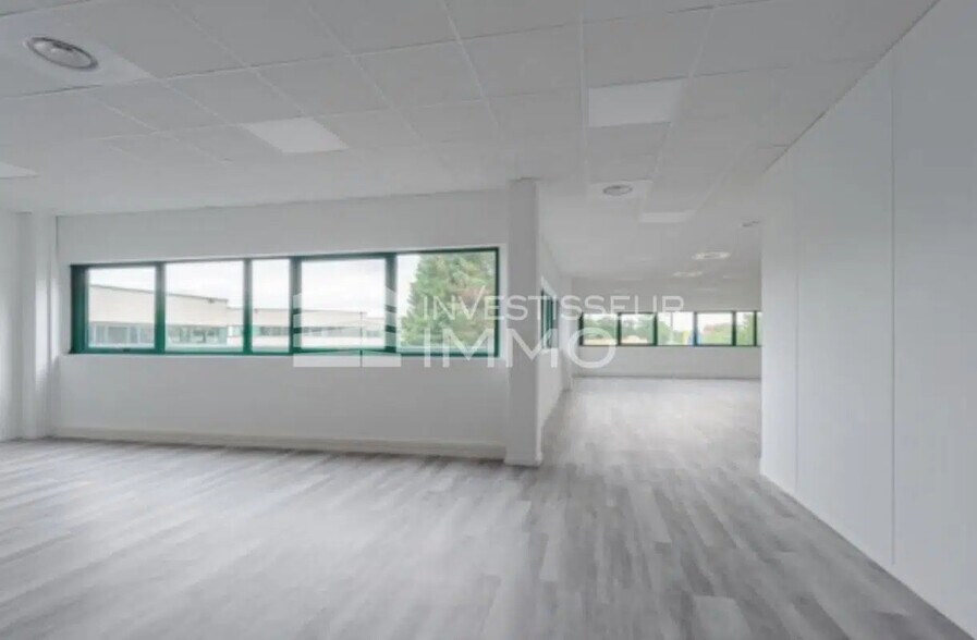 Bureau dans Gennevilliers à louer - Photo de l’immeuble – Image 2 sur 4