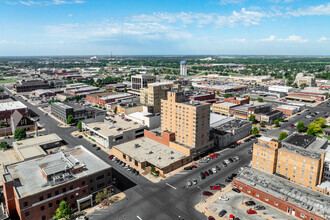 17 E 2nd Ave, Hutchinson, KS - VUE AÉRIENNE  vue de carte