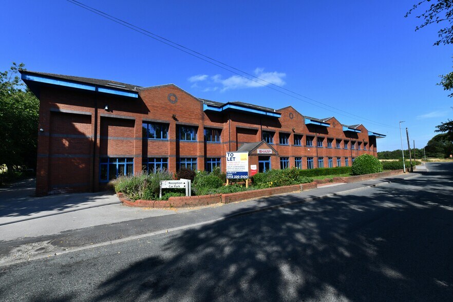 Moor Knoll Ln, Wakefield à louer - Photo de l’immeuble – Image 2 sur 16