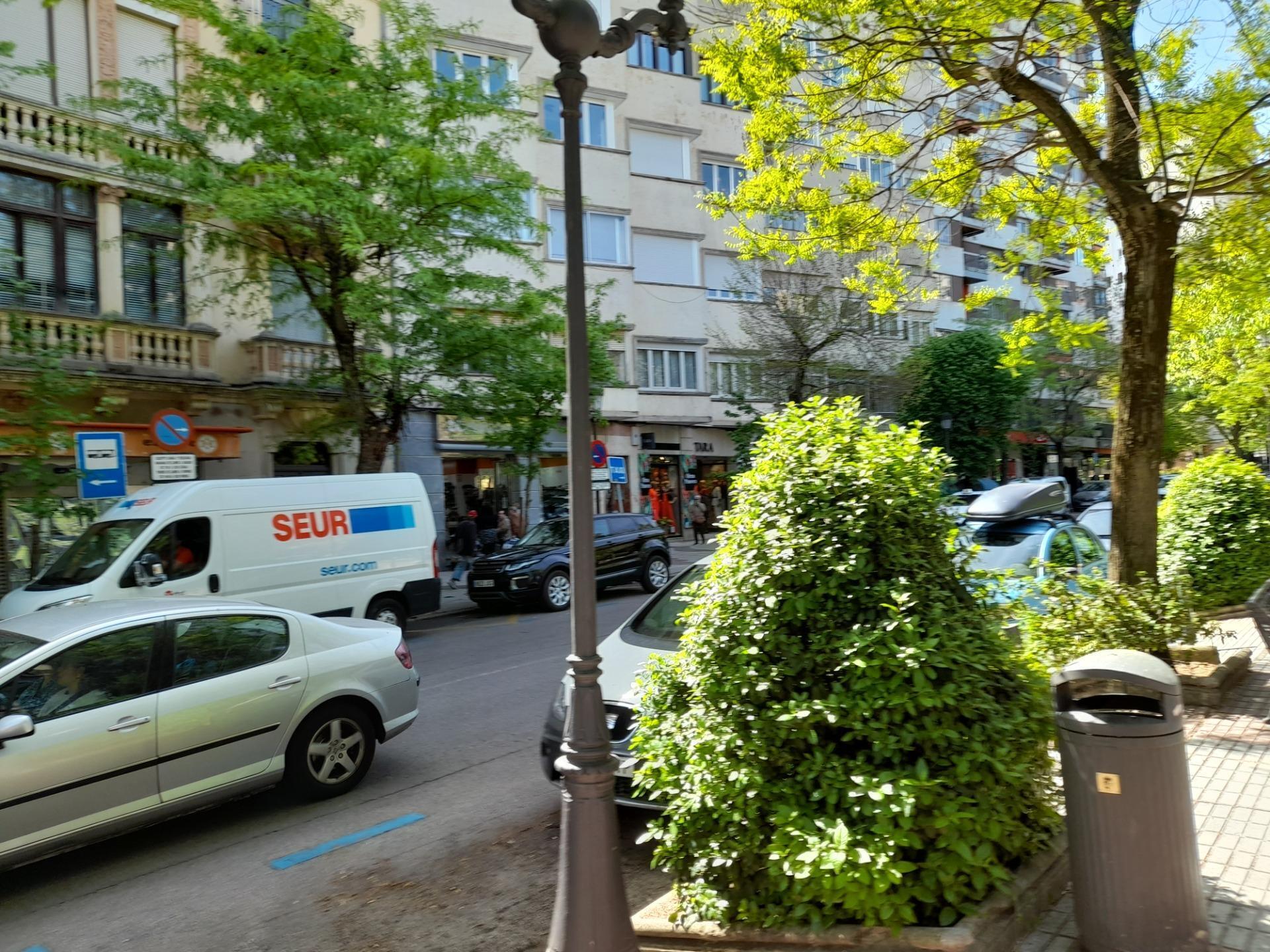 Local commercial dans Cáceres, Cáceres à louer Photo principale– Image 1 sur 2