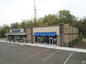 7045 Aurora Rd, Chagrin Falls, OH à louer Photo de l’immeuble– Image 1 sur 1
