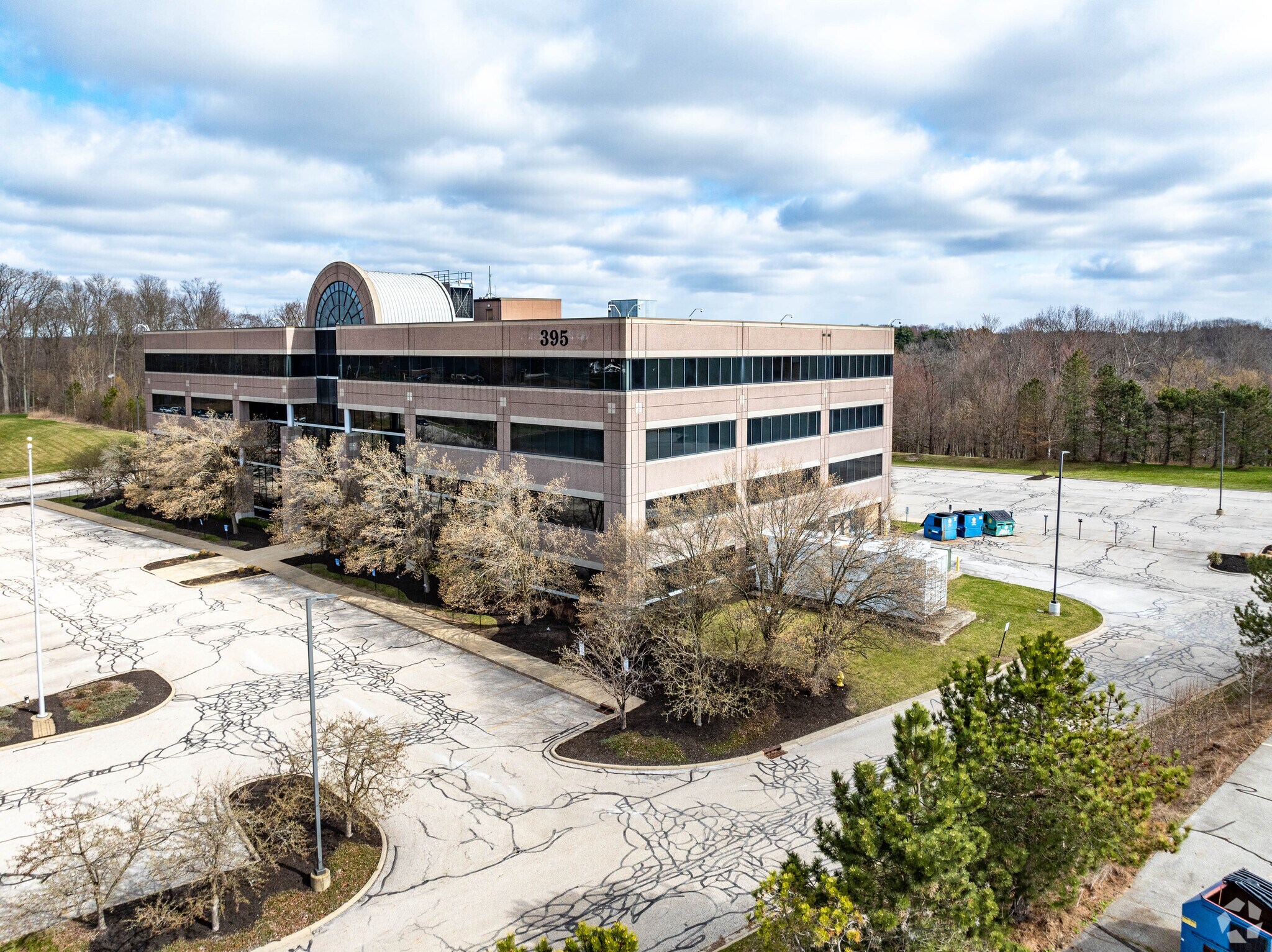 395 Ghent Rd, Akron, OH à vendre Photo principale– Image 1 sur 7
