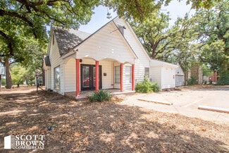 Plus de détails pour 424 Bryan St, Denton, TX - Local commercial à vendre