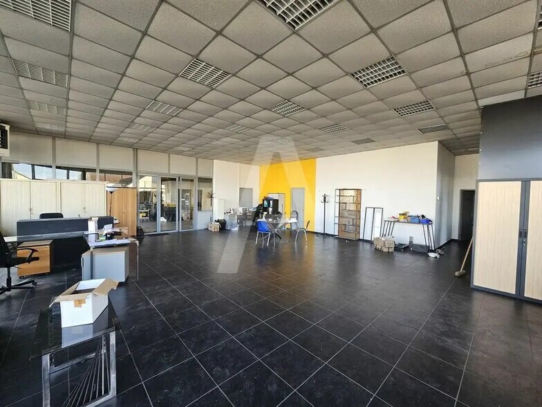 Local commercial dans Milly-la-Forêt à vendre - Photo intérieure – Image 3 sur 9