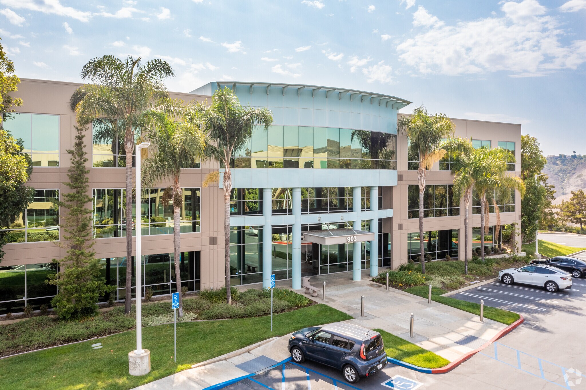 903 Calle Amanecer, San Clemente, CA à louer Photo principale– Image 1 sur 10