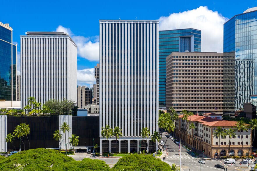 700 Bishop St, Honolulu, HI à louer - Photo de l’immeuble – Image 2 sur 9