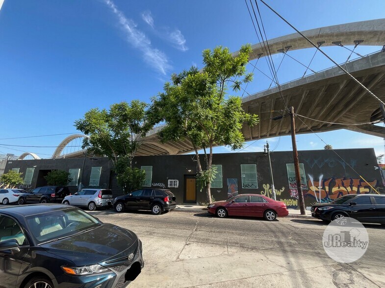 2315-2325 Jesse St, Los Angeles, CA à louer - Photo de l’immeuble – Image 2 sur 6