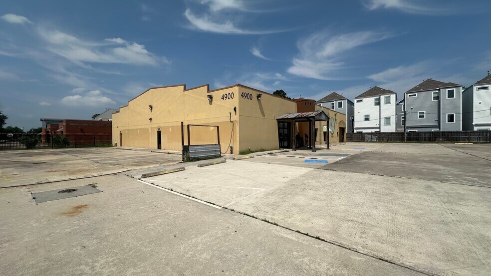 4900 N Shepherd St, Houston, TX à louer - Photo de l’immeuble – Image 3 sur 10
