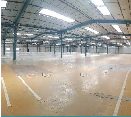 Industriel/Logistique dans Coignières à louer - Photo de l’immeuble – Image 2 sur 3