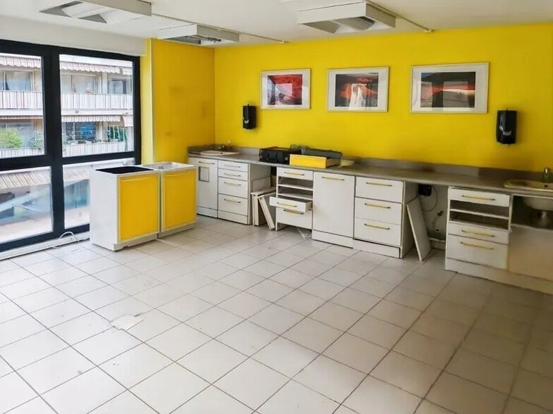 Local d'activités dans Menton à vendre - Photo de l’immeuble – Image 1 sur 17
