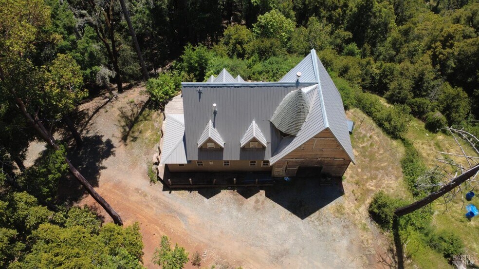 37600 US-101, Laytonville, CA à vendre - Photo de l’immeuble – Image 2 sur 10
