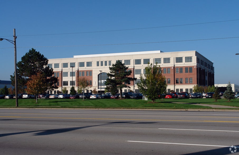 28405 Van Dyke Ave, Warren, MI à louer - Photo de l’immeuble – Image 1 sur 9