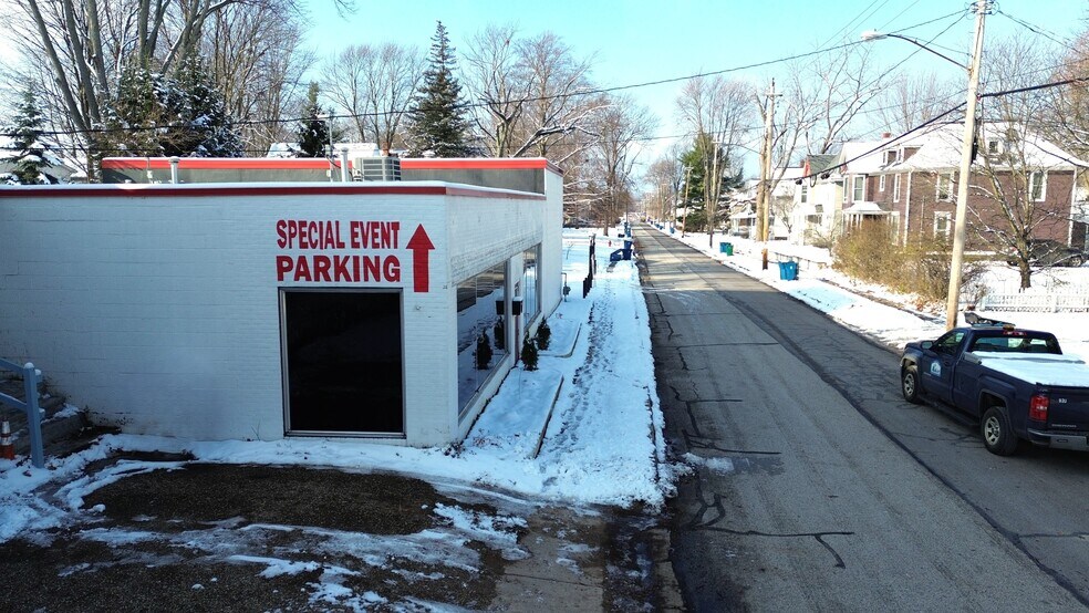 37930 2nd St, Willoughby, OH à vendre - Photo de l’immeuble – Image 2 sur 8